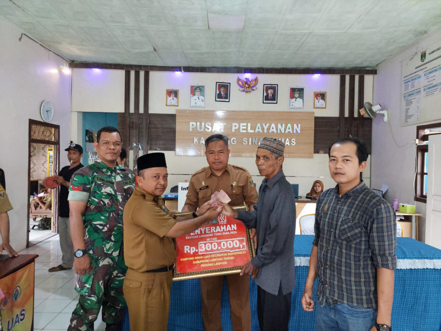 BANTUAN LANGSUNG TUNAI (BLT-DESA) KAMPUNG SINAR LUAS TAHAP 1 TERSALURKAN..!!!